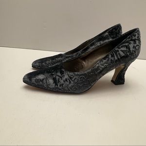 Cara Molina Espana Textured Velvet Gray 3” Heels - image 1